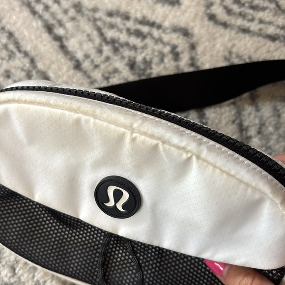 lululemon take it on belt bag - Picture 4 of 9